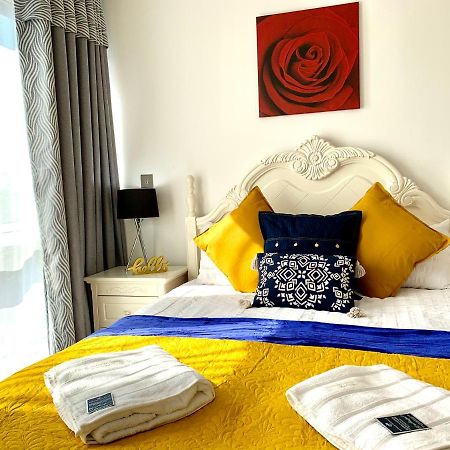 2-Bedrooms Modern Apartment Next To Velodrome, Lounge, Balcony, Parking, Abba Лондон Екстер'єр фото