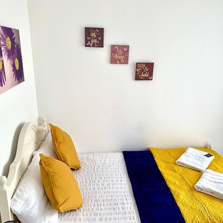 2-Bedrooms Modern Apartment Next To Velodrome, Lounge, Balcony, Parking, Abba Лондон Екстер'єр фото
