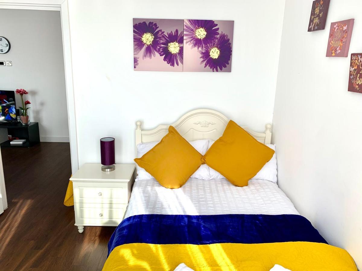 2-Bedrooms Modern Apartment Next To Velodrome, Lounge, Balcony, Parking, Abba Лондон Екстер'єр фото
