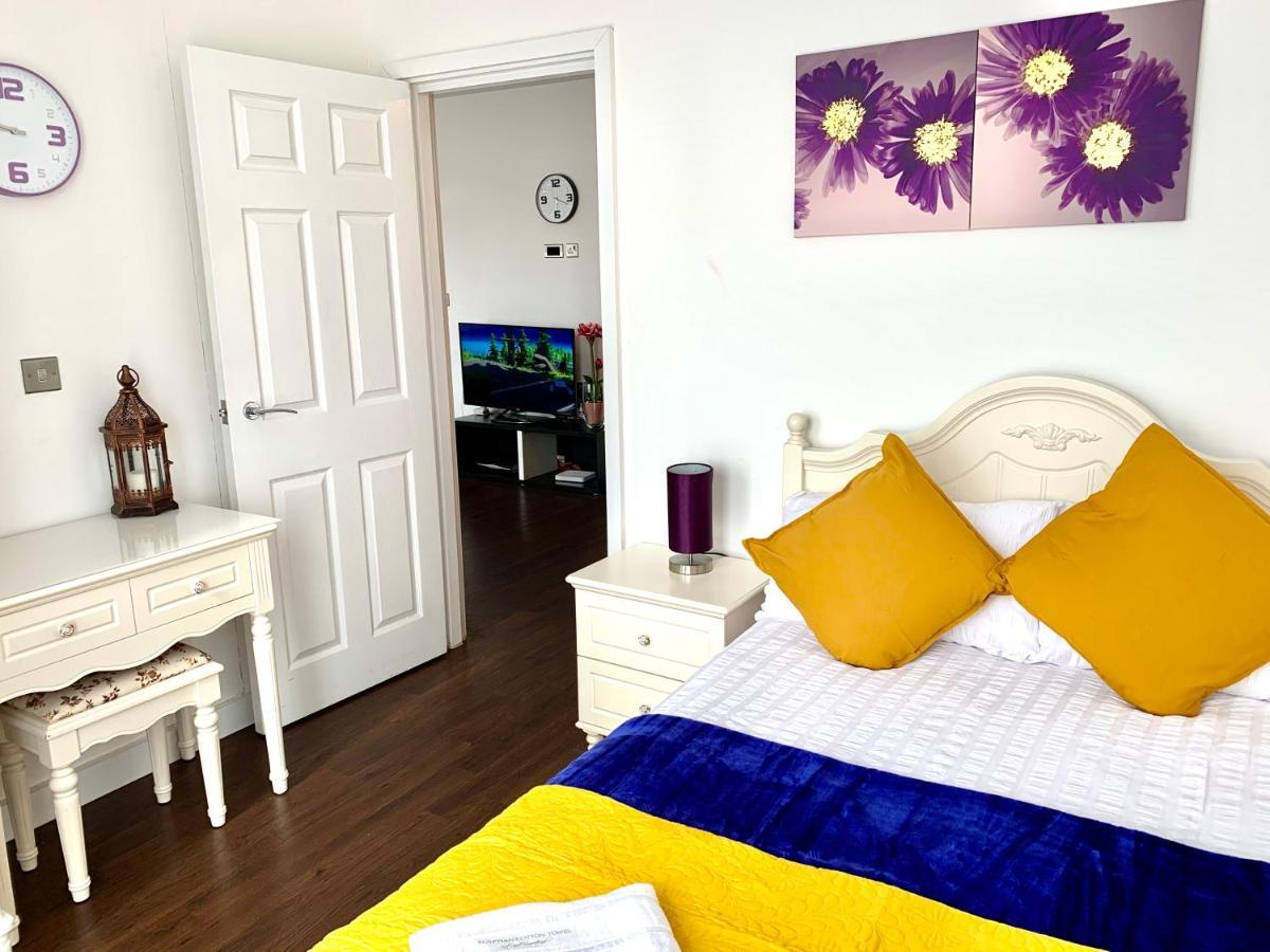 2-Bedrooms Modern Apartment Next To Velodrome, Lounge, Balcony, Parking, Abba Лондон Екстер'єр фото