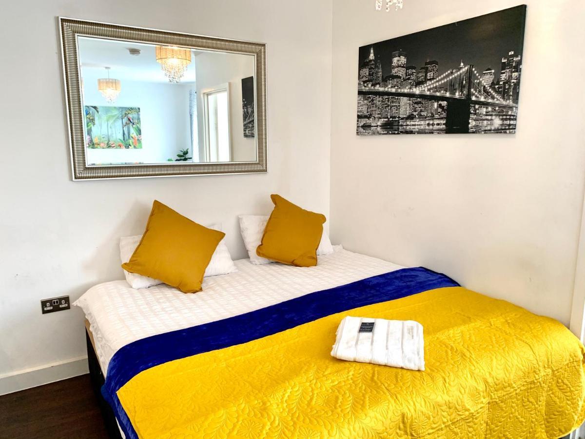 2-Bedrooms Modern Apartment Next To Velodrome, Lounge, Balcony, Parking, Abba Лондон Екстер'єр фото