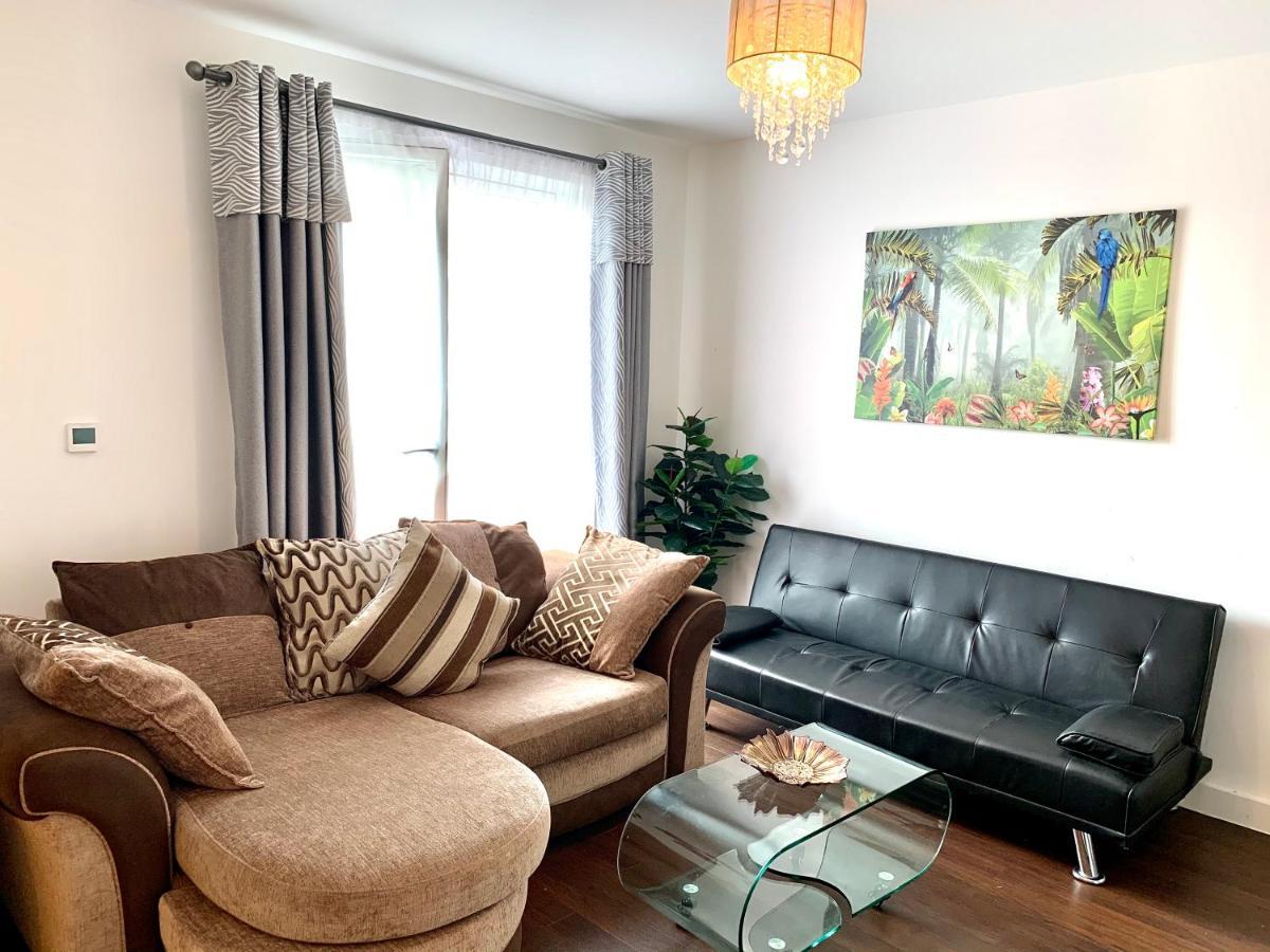 2-Bedrooms Modern Apartment Next To Velodrome, Lounge, Balcony, Parking, Abba Лондон Екстер'єр фото