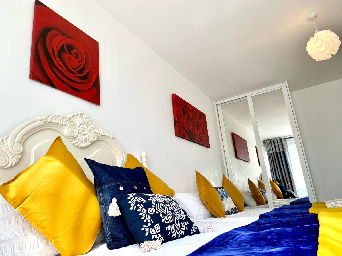 2-Bedrooms Modern Apartment Next To Velodrome, Lounge, Balcony, Parking, Abba Лондон Екстер'єр фото