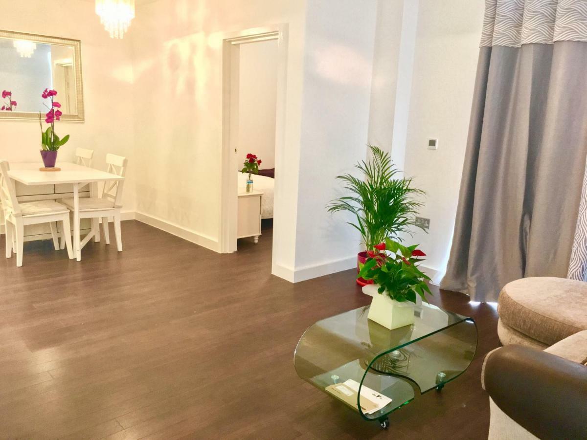 2-Bedrooms Modern Apartment Next To Velodrome, Lounge, Balcony, Parking, Abba Лондон Екстер'єр фото