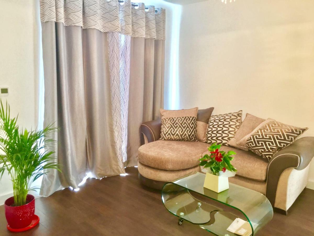 2-Bedrooms Modern Apartment Next To Velodrome, Lounge, Balcony, Parking, Abba Лондон Екстер'єр фото