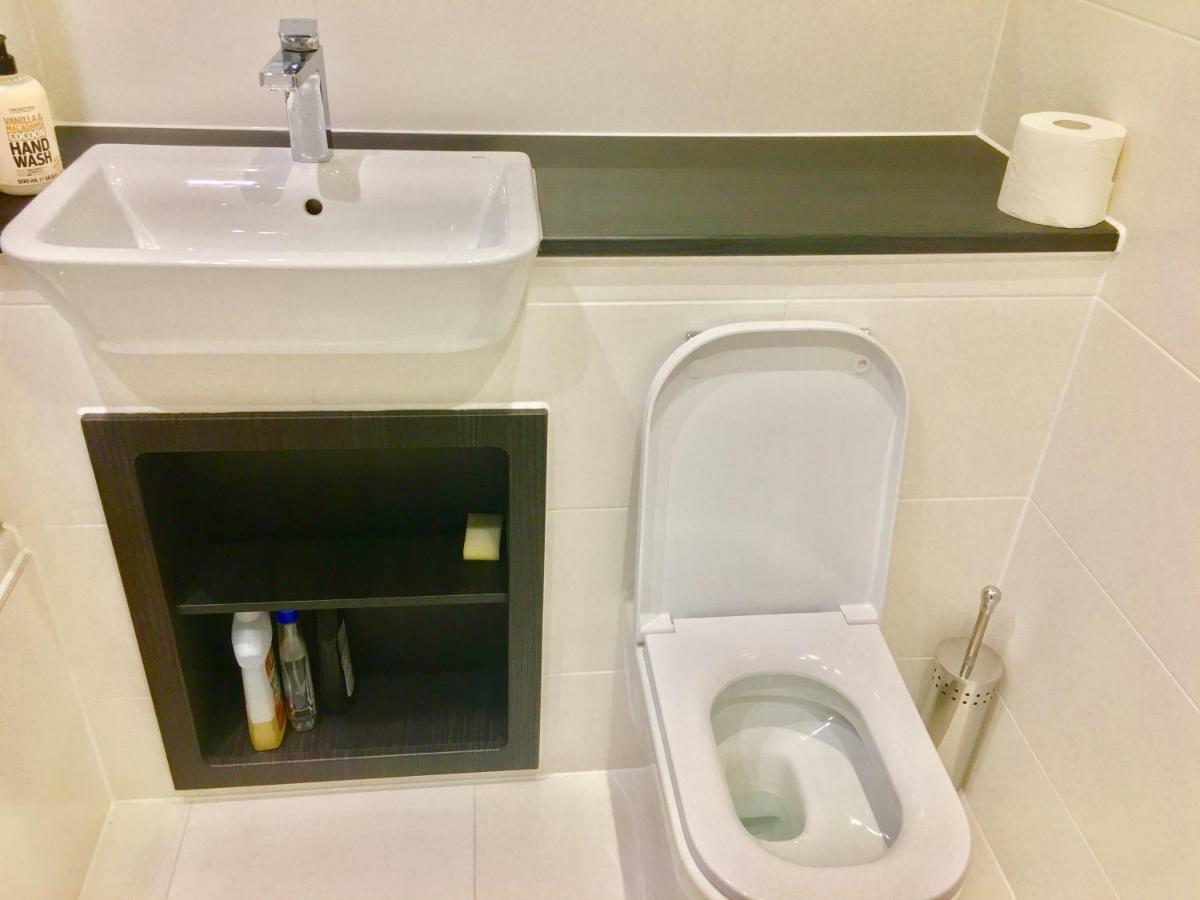 2-Bedrooms Modern Apartment Next To Velodrome, Lounge, Balcony, Parking, Abba Лондон Екстер'єр фото