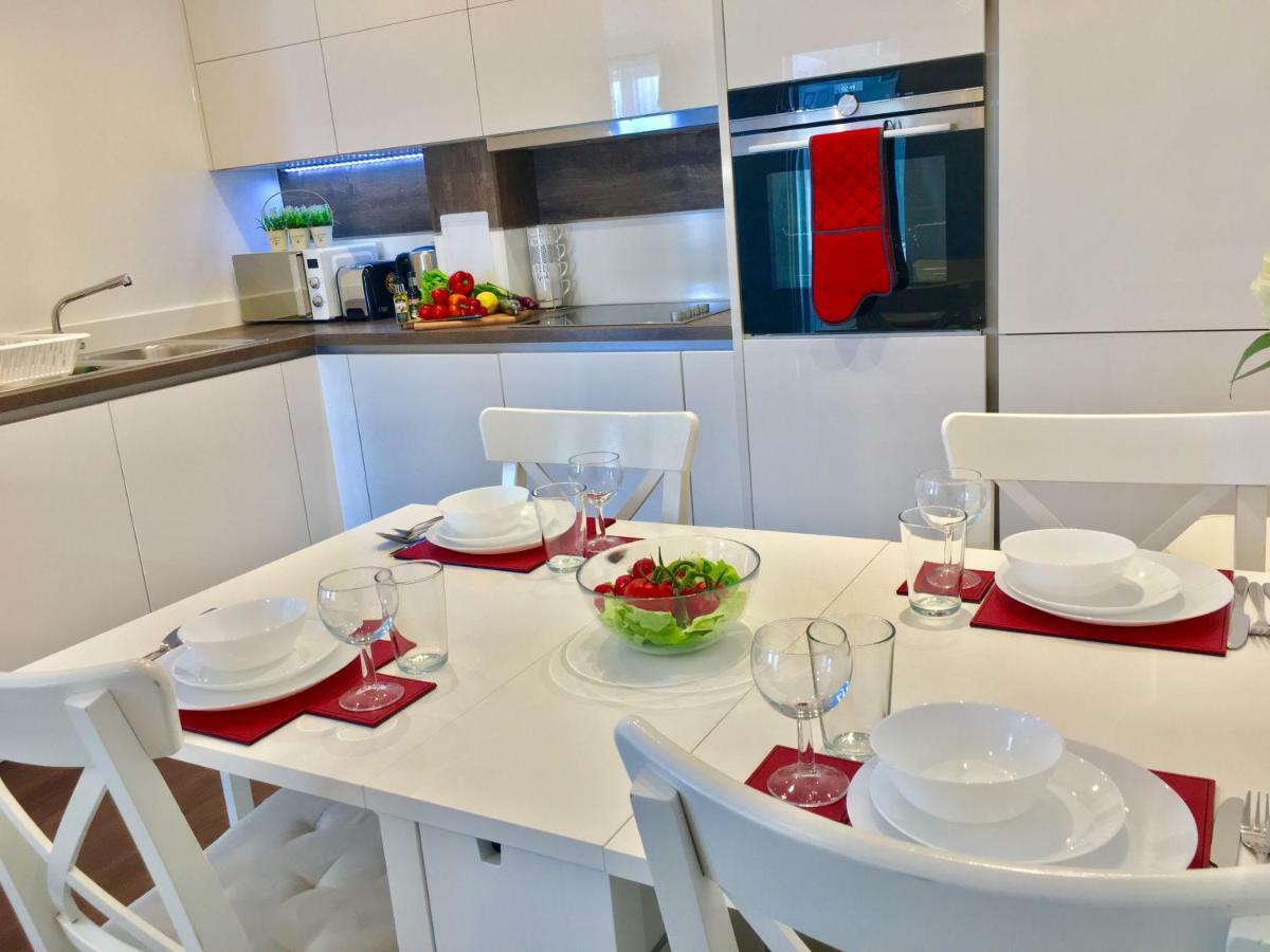 2-Bedrooms Modern Apartment Next To Velodrome, Lounge, Balcony, Parking, Abba Лондон Екстер'єр фото