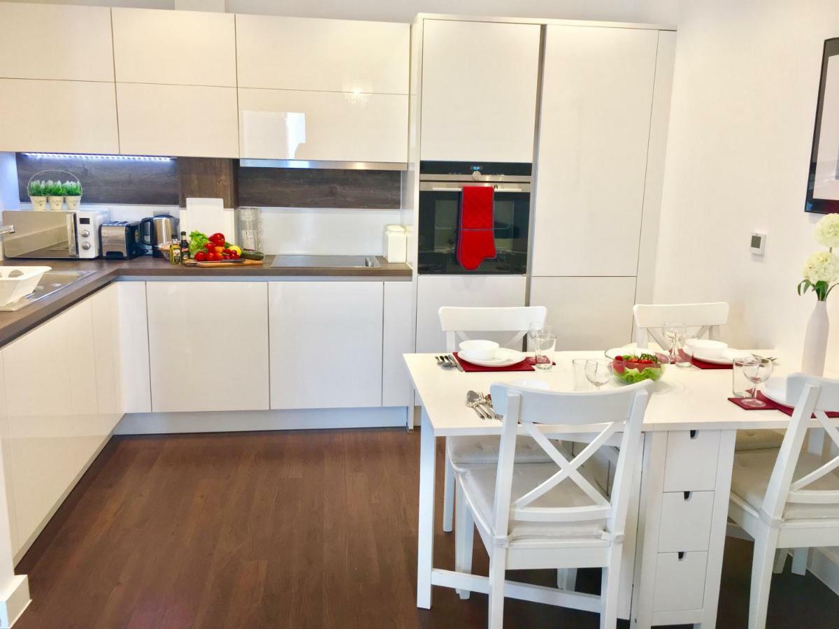 2-Bedrooms Modern Apartment Next To Velodrome, Lounge, Balcony, Parking, Abba Лондон Екстер'єр фото