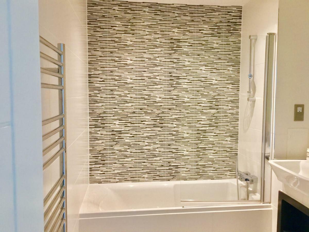 2-Bedrooms Modern Apartment Next To Velodrome, Lounge, Balcony, Parking, Abba Лондон Екстер'єр фото